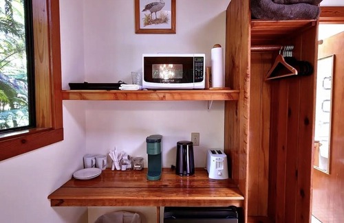 Volcano Apartment | The Pacifica Inn- The Nene and Hapu’u Room