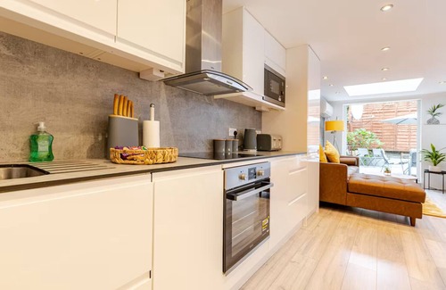 Harrow Road Apartment | The Paddington Pines
