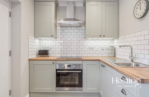 Henley-on-Thames Apartment | The Pair at Swiss Farm – Rosemary & Thyme Apartments