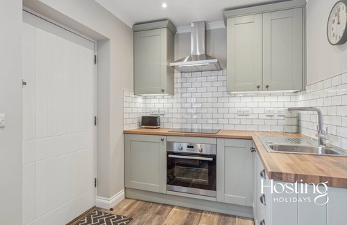 Henley-on-Thames Apartment | The Pair at Swiss Farm – Rosemary & Thyme Apartments