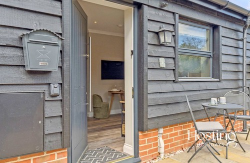 Henley-on-Thames Apartment | The Pair at Swiss Farm – Rosemary & Thyme Apartments