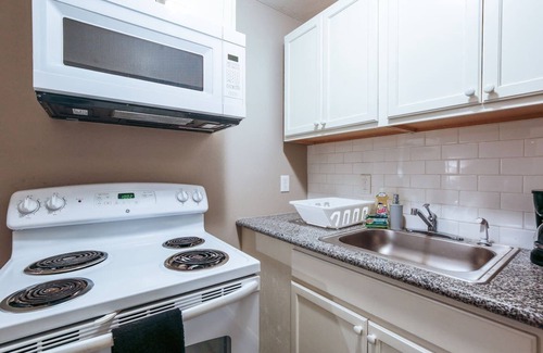 MacGregor Apartment | The Palm Flats 02! Zoo! Museums! Medical Center!