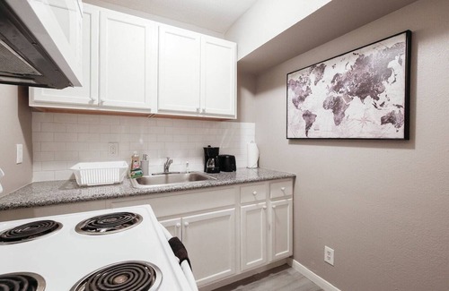 MacGregor Apartment | The Palm Flats 02! Zoo! Museums! Medical Center!
