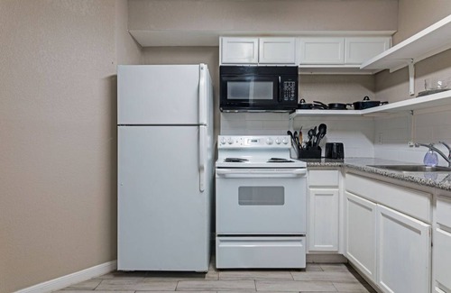 MacGregor Apartment | The Palm Flats 07! Zoo! Museums! Medical Center!