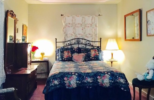 Jamestown House | The Palm Hotel