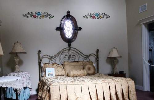 Jamestown House | The Palm Hotel