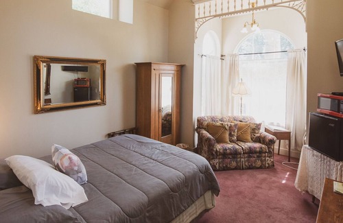 Jamestown Hotel | The Palm Hotel