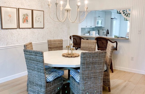 Sanibel Condo | The Palm Lodge @ Loggerhead Cay 🐚 Beachside Accommodations 🐚 Pool & Pickleball