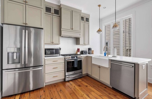 Cannonborough Elliotborough House | The Palmetto | Rooftop Deck, Perfect for Groups