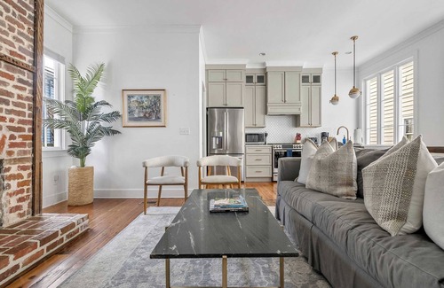 Cannonborough Elliotborough House | The Palmetto | Rooftop Deck, Perfect for Groups