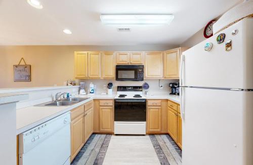 Rehoboth Beach Apartment | The Palms - 36507 Palm Dr, Unit #2204