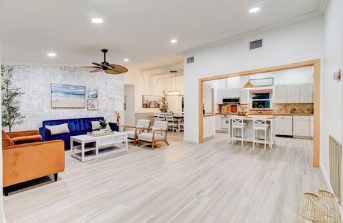 Trailer Estates House | The Palms Beach House Retreat