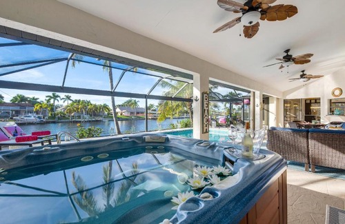 Pelican House | The Palms - Cape Coral - Roelens Vacations