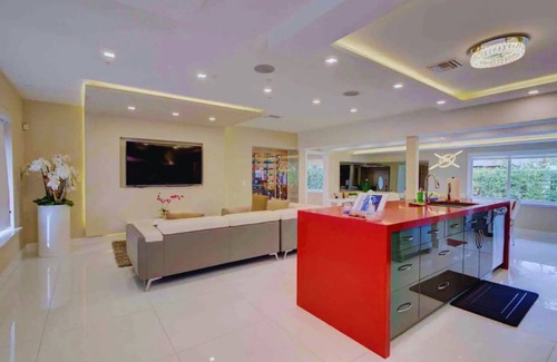 Ives Estates House | The Palms Getaway Villa
