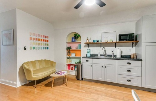 Lincoln Terrace Apartment | "The Pantone Penthouse" - 1B/1B