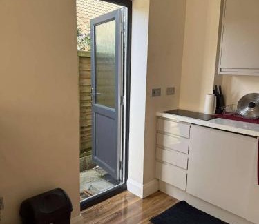 Crawley Apartment | The Paradise Retreat