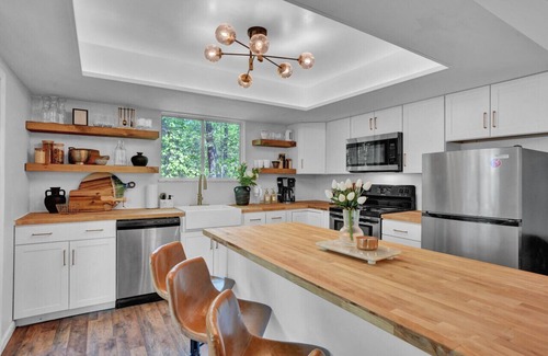 Locust Lake Village House | The Parent Trap Themed House On East Lake