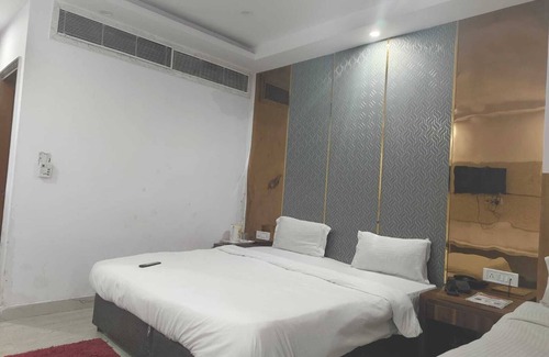 New Delhi Hotel | The Park Ambanc-New Delhi