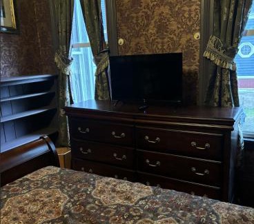 Bath Bed & Breakfast | The Parker House Bed and Breakfast