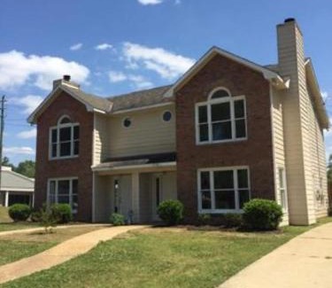 Columbus House | The Parkside Townhome Updated, Smoking Allowed