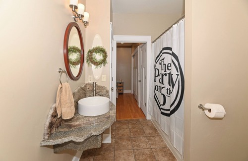 Historic Downtown Racine Apartment | The Party on 6th!
