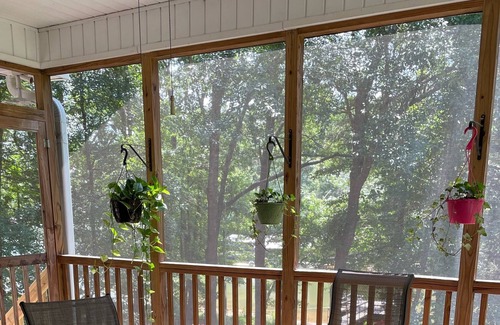 Gumlog House | THE PEACEFUL LARGE FAMILY LAKE HOME RELAXING GET AWAY