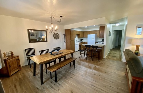 Brookings House | The Peaceful Pelican is close to town and just a 5 min walk to the beach!