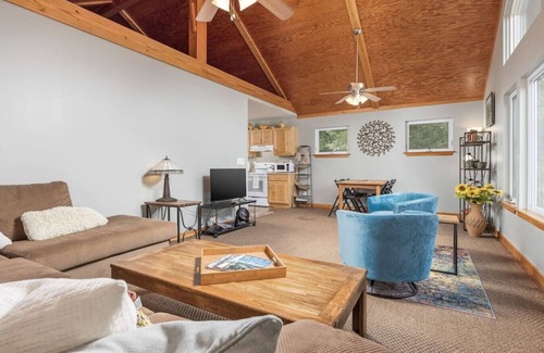 Wildwood House | The Peaceful Perch One Bed home on an organic farm