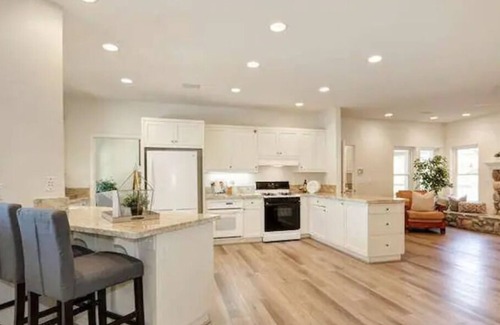 Colfax House | The Peaceful Pond Retreat