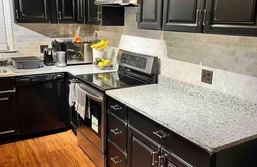 Goldsboro House | The Peach Palace