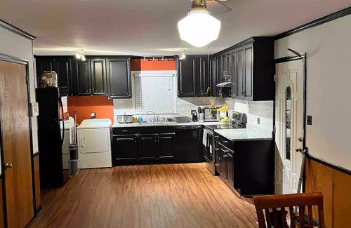 Goldsboro House | The Peach Palace