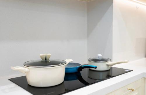 Tan Thuan Dong Apartment | The Peak Midtown Serviced Apartment - Free Car for transportation