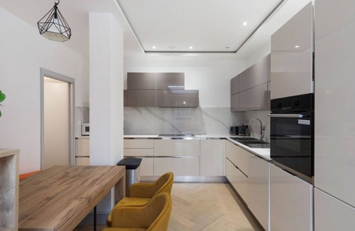 Kilburn Apartment | The Pearl: A 5-Star Boutique Escape in Hampstead