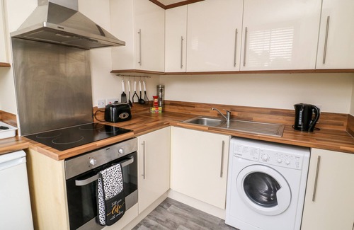 Hornsea Cottage | THE PEBBLES, pet friendly, country holiday cottage in Hornsea