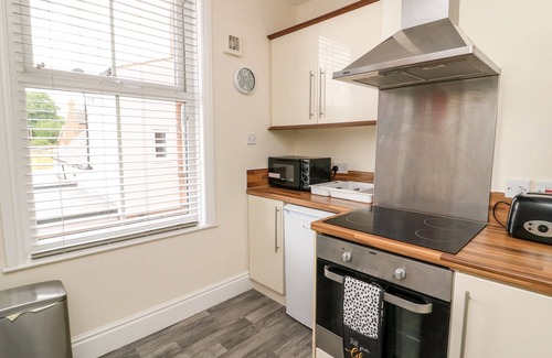 Hornsea Cottage | THE PEBBLES, pet friendly, country holiday cottage in Hornsea