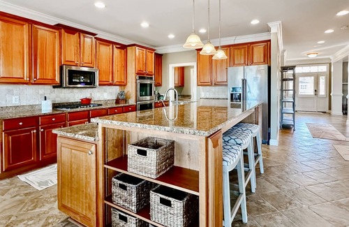 Long Neck House | The Peninsula house w/indoor/outdoor pools, on-site golf & tennis/pickleball