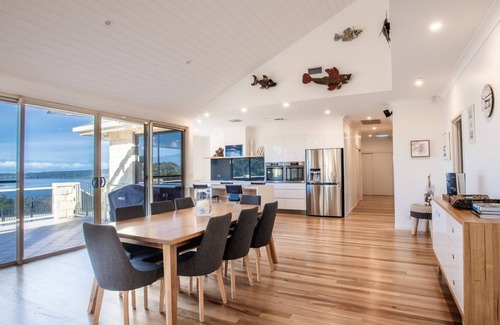 Broadwater House | The Peninsula - Luxury home surrounded by the Pambula River Mouth