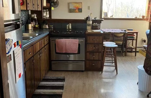 Stockton Springs Apartment | The Penobscot River Guesthouse - A Charming space with AC/Wifi/Riverview&access