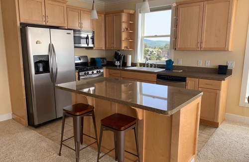 Lincoln City Condo | The Penthouse at Pacific Winds: Oceanfront Paradise