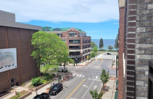 Traverse City House | The Penthouse on Park - 501