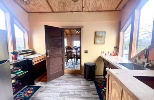 Mount Pleasant House | The Perch at Bluebird Estate