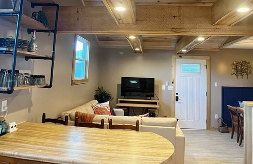 Weaverville Apartment | The Perch Guesthouse - close to Asheville