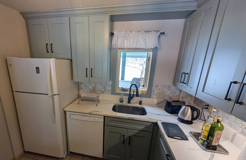 Stowe Area House | The perfect adult couples retreat. 2-king bedroom right along the Mountain Road.