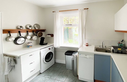 Hayling Island Cottage | The perfect base to explore this beautiful seaside island on the south coast.