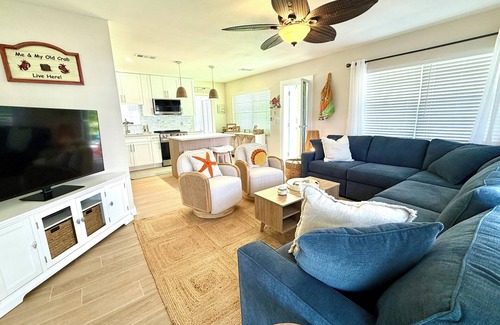 Anna Maria House | The Perfect Beach Home! Best Location; Steps to the Beach, Shopping and Dining!