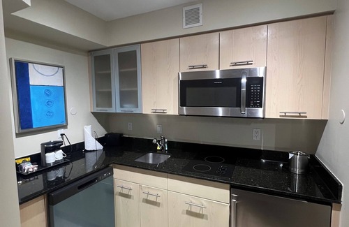 East Fort Lauderdale Hotel | The Perfect Fusion: Hotel + VrbonExperience the best of both worlds.