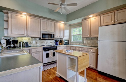 Ocean Isle Beach Cottage | The Perfect Getaway! Dock, King Suite, Pet & Family Friendly