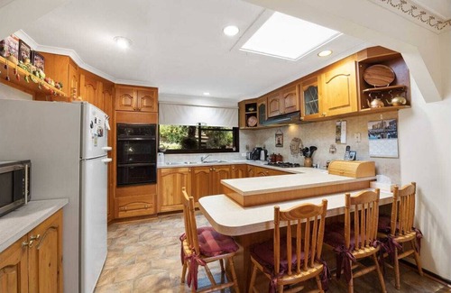East Warburton House | The Perfect Getaway!