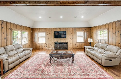Azle House | The Perfect Getaway/Boat Dock/Eagle Mountain!
