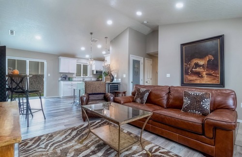 College Place House | The perfect landing place!